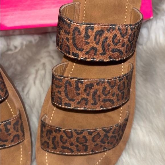 Corkys Leopard Sandals‎ Slides Slip On Summer Shoes Daphne Women’s Size 9 - Picture 2 of 7